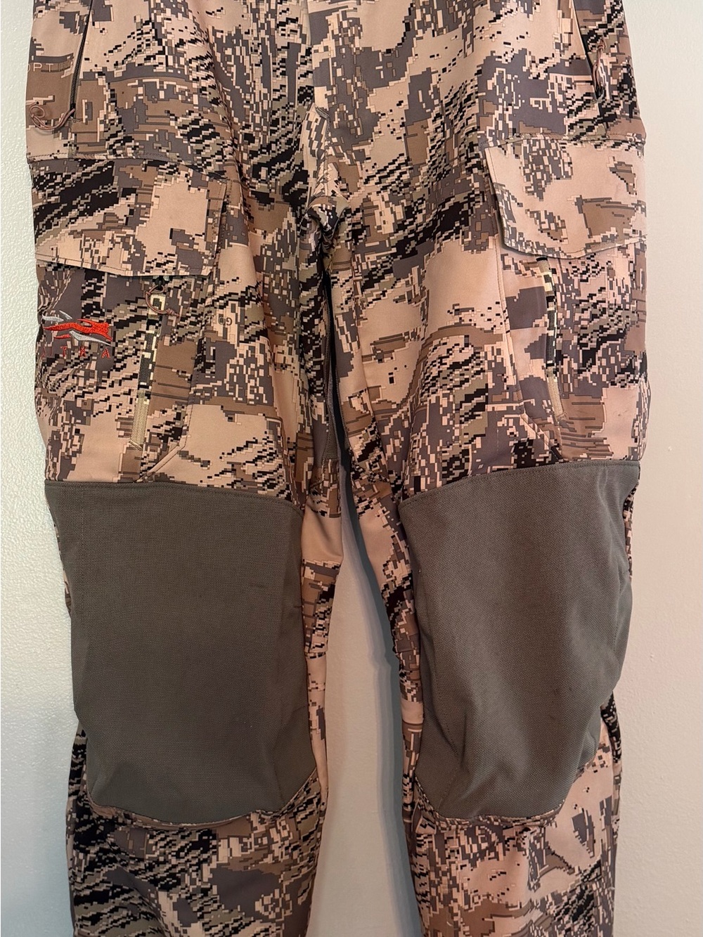 Timberline Men's Camo Cargo Pants with Removable Suspenders - Gray/Camo - Picture 4 of 13